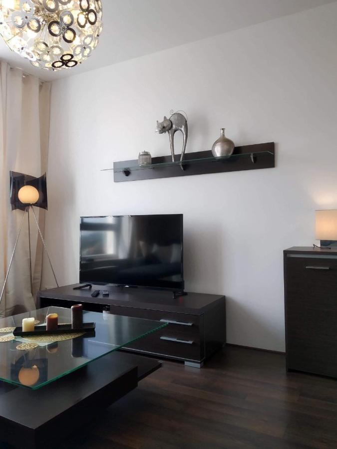 Sunny Penthouse With Roof Gardens Overlooking The Warsaw Palace Of Culture Pruszkow Exterior photo
