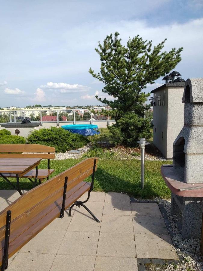 Sunny Penthouse With Roof Gardens Overlooking The Warsaw Palace Of Culture Pruszkow Exterior photo